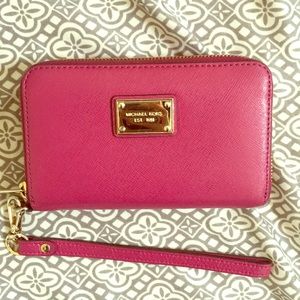 Michael Kors wallet/wristlet